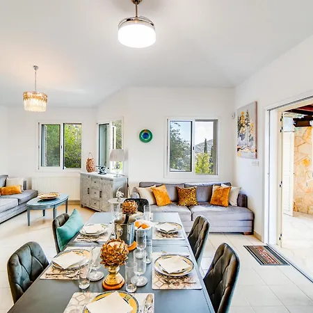 Aris By Ezoria * Tsadha