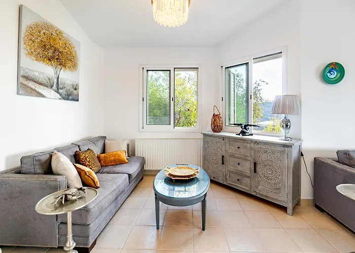 Aris By Ezoria Villa *