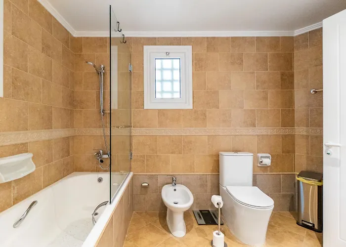 Aris By Ezoria Tsadha