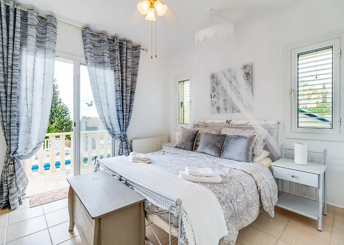 Villa Aris By Ezoria Tsadha