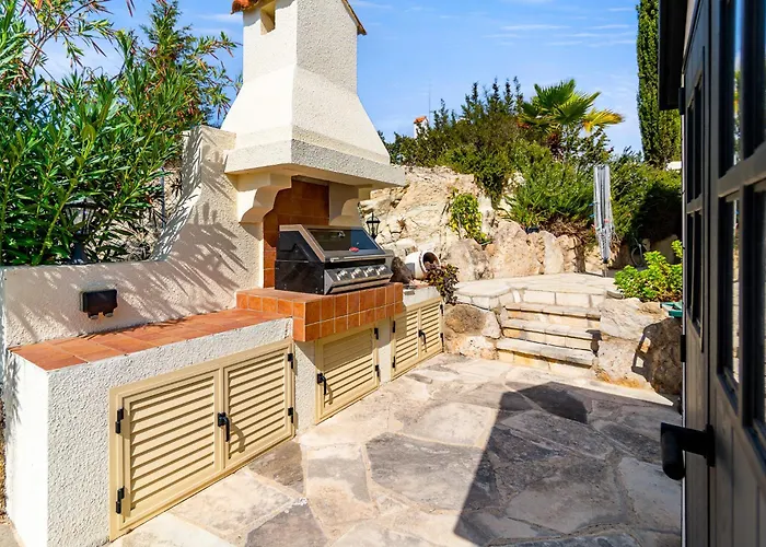 Aris By Ezoria Willa *